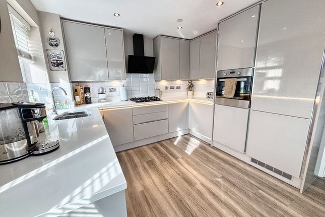12 Maes Y Rhedyn, Bridgend photo 2