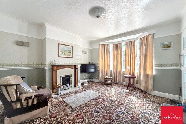 14 Springfield Lane, Manchester photo 3