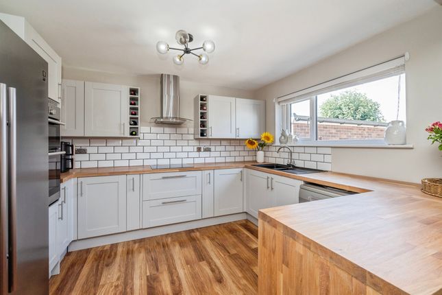 2, Hawthorn Rise, Norwich photo 4