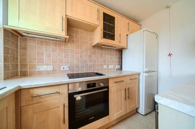 55, Sharman Beer Court, Thame photo 4