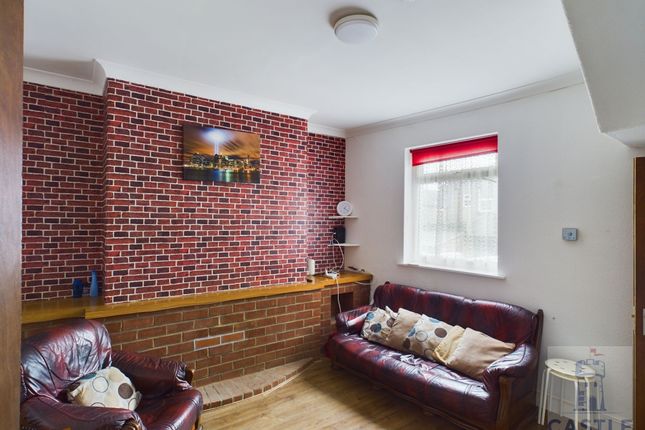 Room 3, 103 Corporation Road, Darlington photo 4
