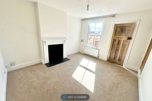 End terrace house to rent in Sun Street, Biggleswade
