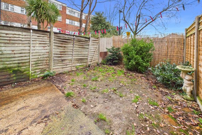 2, Edward Close, Hampton Hill photo 3