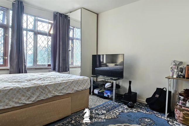 44, Colwyn Crescent, Hounslow photo 5