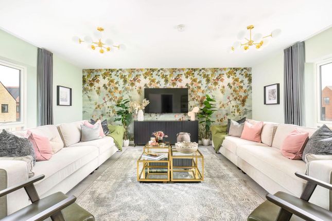 Marleigh Park, 5 Bedroom Show Home, Living