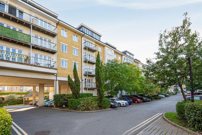 2-bed flat on 1, Kensington House, West Drayton, £293,995