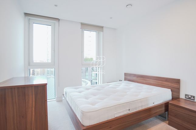 Flat to rent in Altitude Point, 71 Alie Street, Aldgate, London