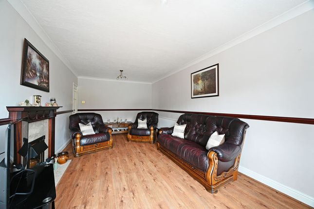 4, Matlock Drive, Chesterfield photo 4