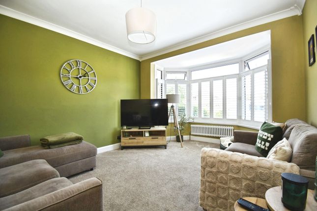 23, Tweendykes Road, Hull photo 2