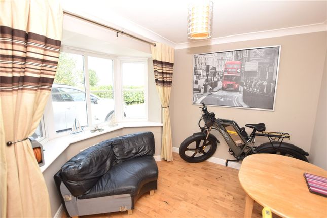 12, Medley Way, Southminster photo 3