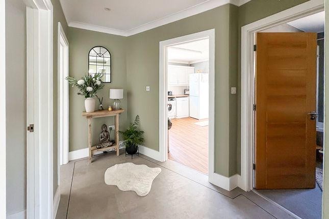 78, Milton Avenue, Rustington photo 3