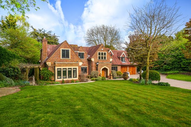 Thumbnail Detached house to rent in Kings Lane, Cookham, Maidenhead