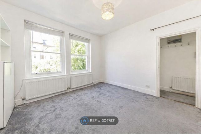 Flat B, Brecknock Road, London photo 2