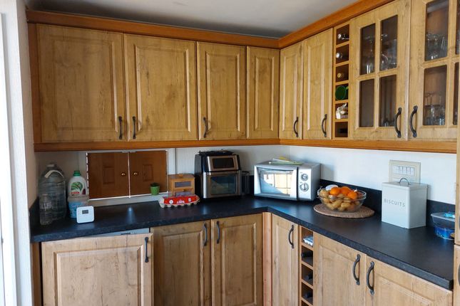 3, Fairfield Park, West End Road, Mortimer, Nr Reading photo 3