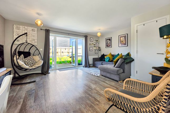 3, Jacklin Close, Hardwick photo 2