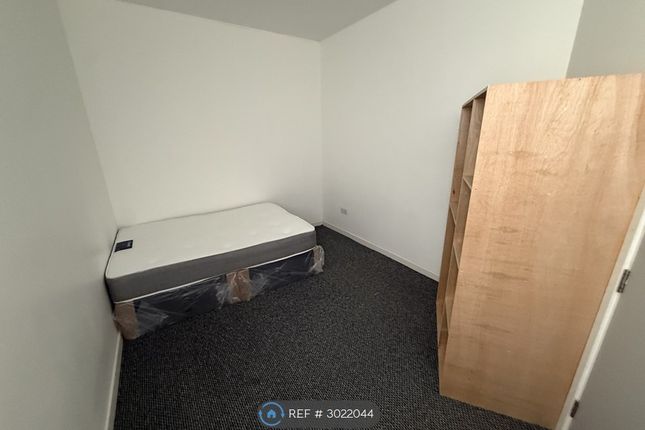 Flat, Hill St, Stoke-On-Trent photo 4