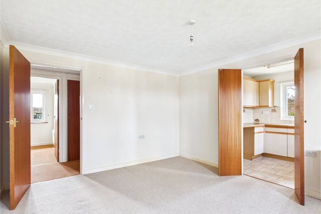 12, Swan Court, Manningtree photo 3
