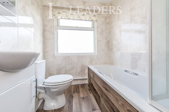 26, Broadway, Jaywick photo 4