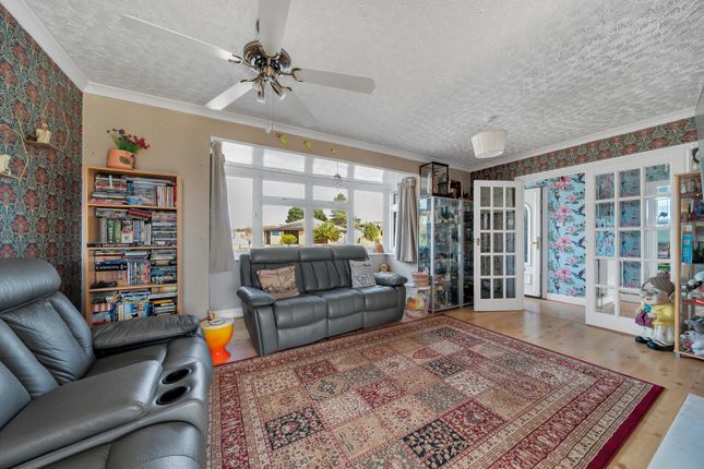 65, Field Barn Drive, Weymouth photo 3