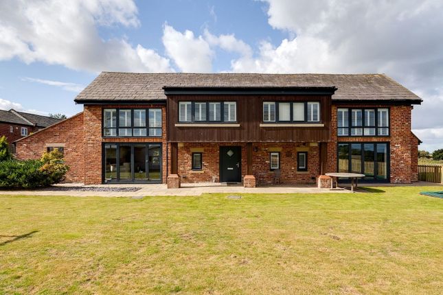 The Haybarn, St. Elphin's View, Warrington photo 3