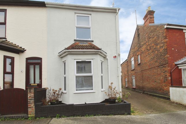 16, Queens Road, Lowestoft photo 5