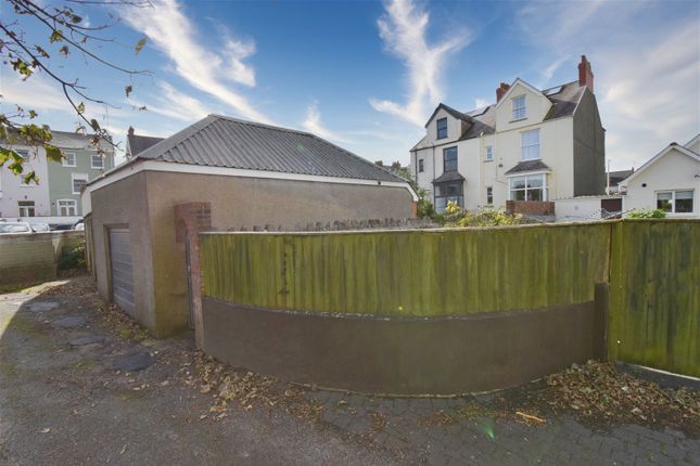 Town house for sale in Southside, Picton Road, Tenby