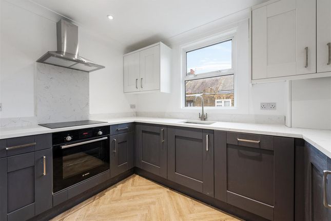 Thumbnail Flat to rent in Hiley Road, London