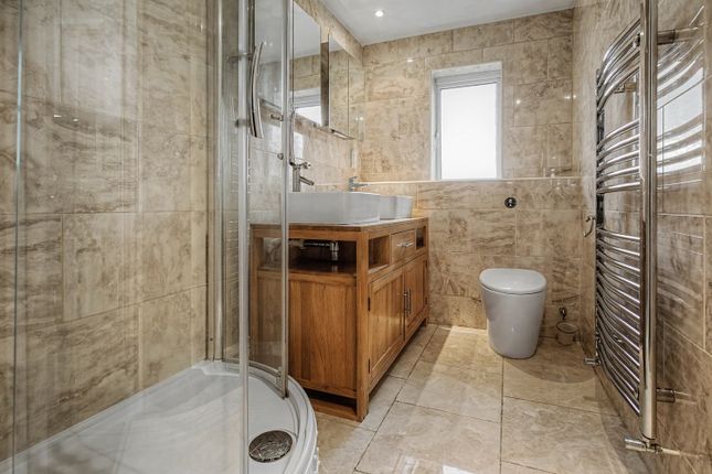 Penthouse Apartment 5, Iver Court, Lenborough Road, Buckingham photo 4