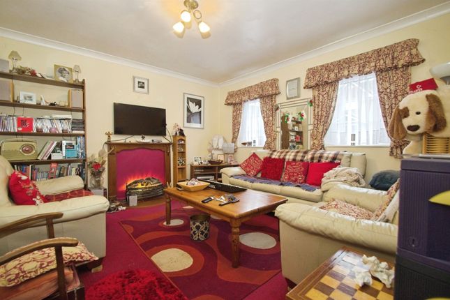 21, Beech Grove, Ebbw Vale photo 5