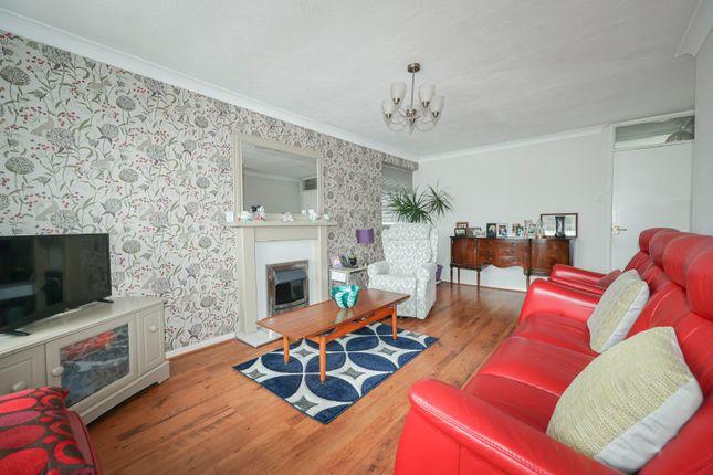 29 Bradbury Avenue, Lincoln, Lincolnshire photo 3