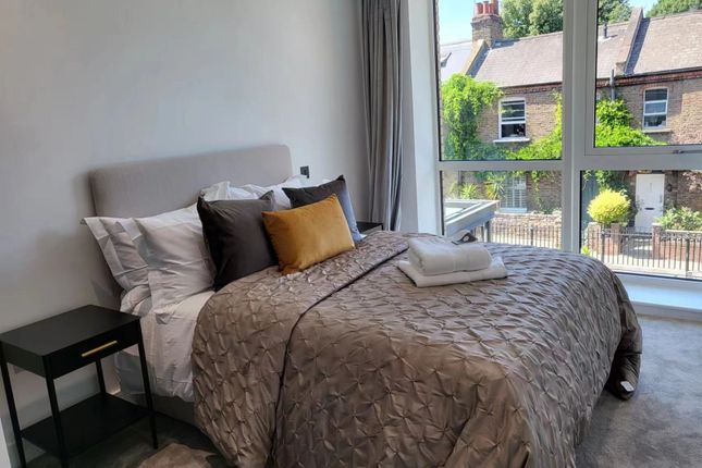 Flat to rent in Leamore Street, London