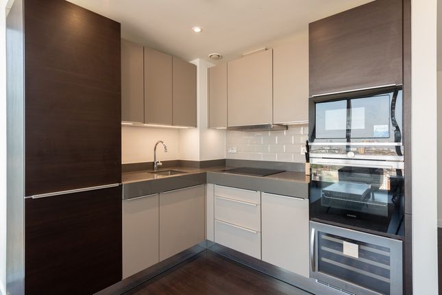 Penthouse to rent in Chaucer Gardens, London