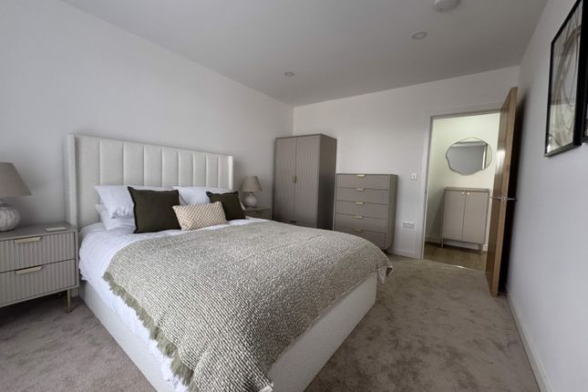 Flat 3 Halcyon House, 19, Springbank Road, London photo 3