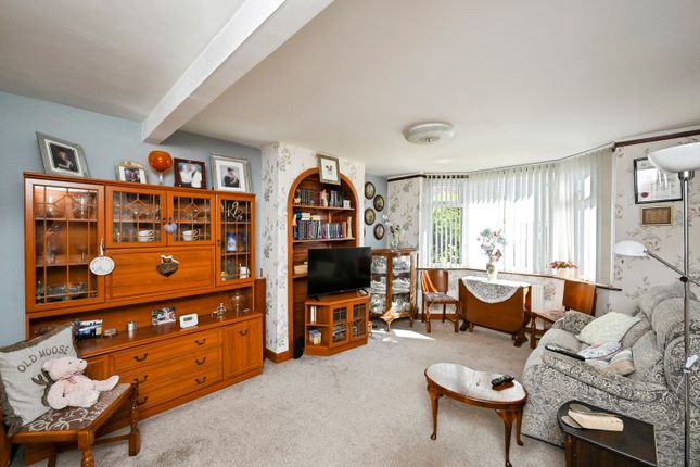 44, Frederick Avenue, Nottingham photo 3