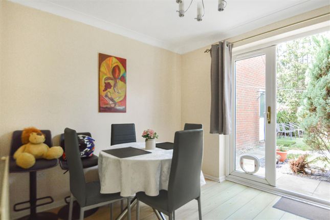 24, Boleyn Way, Haverhill photo 4