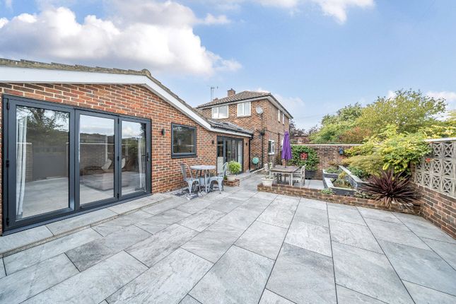 23, Albert Drive, Woking photo 2