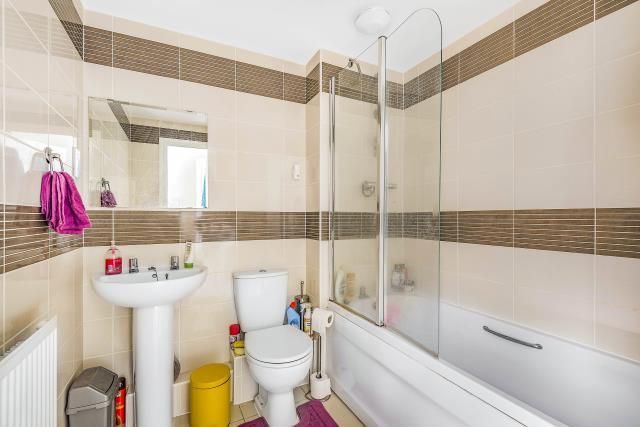 Flat for sale in Didcot, Oxfordshire