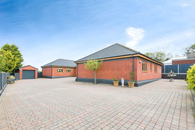 Thumbnail Detached bungalow for sale in Knowle Hill, Hurley, Atherstone