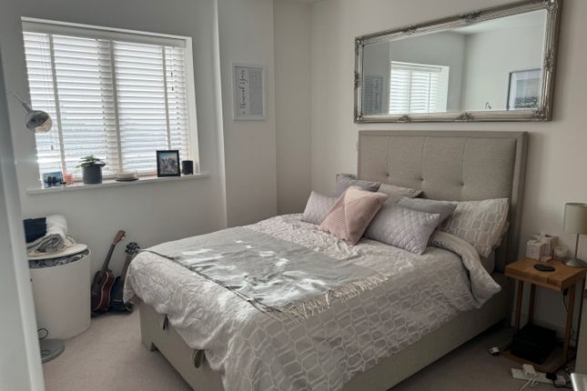 Flat for sale in Sylvan Hill, London