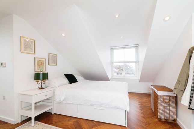 Flat for sale in 46 Reighton Road, London
