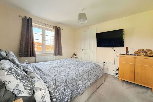 27 Woodway Road, Southampton photo 5
