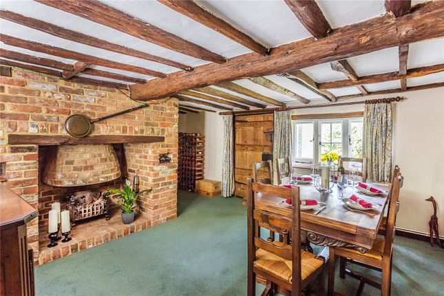 Sandy Ridge Cottage, 19, Laurel Grove, Farnham photo 4