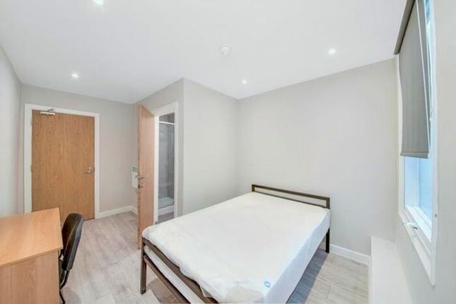 Flat to rent in Colonnade House, 201 Sunbridge Road, Bradford