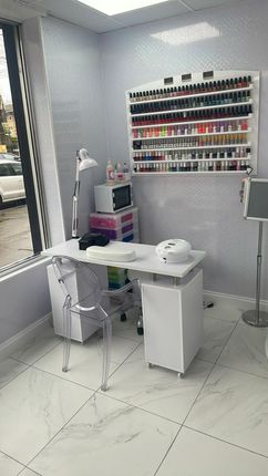Retail premises to let in Manchester Road, London