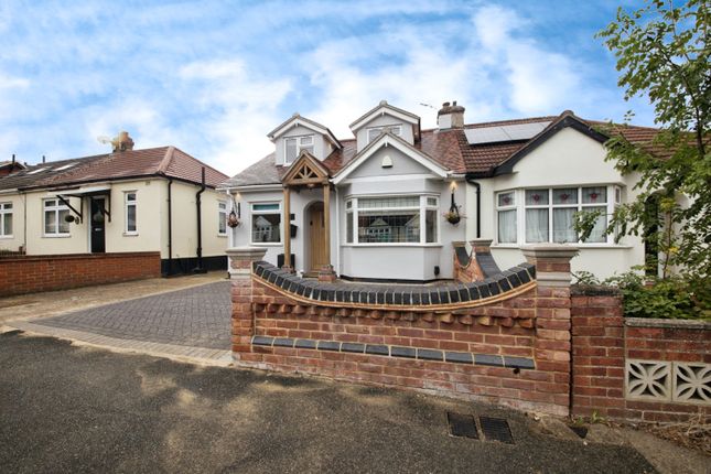 110, Hillview Avenue, Hornchurch photo 2