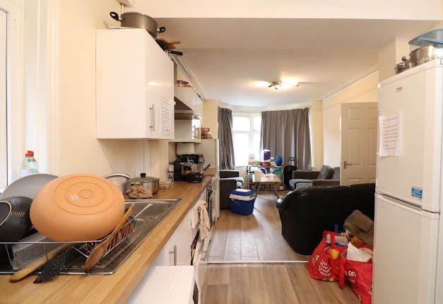 76, Newcombe Road, Southampton photo 5