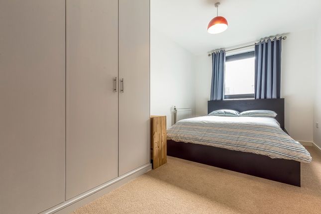 Kingfisher Heights, 2,Flat 109, Bramwell Way, London photo 4
