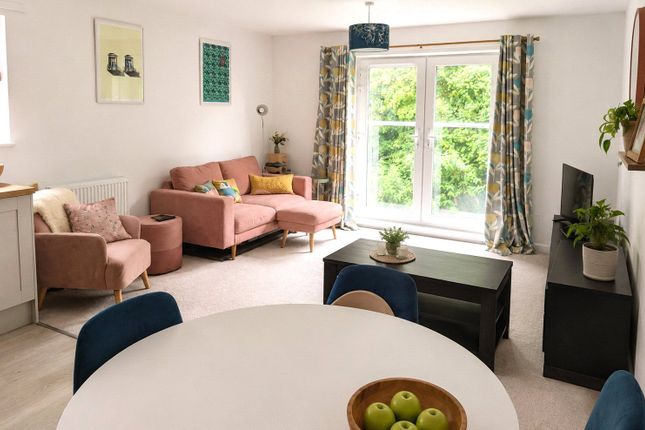SNG OR, 8, Langford Way, Berkshire photo 3
