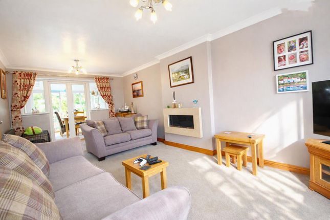 30, Castlegate Drive, Pontefract photo 2
