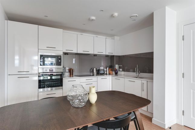 Flat for sale in Dalston Lane, London